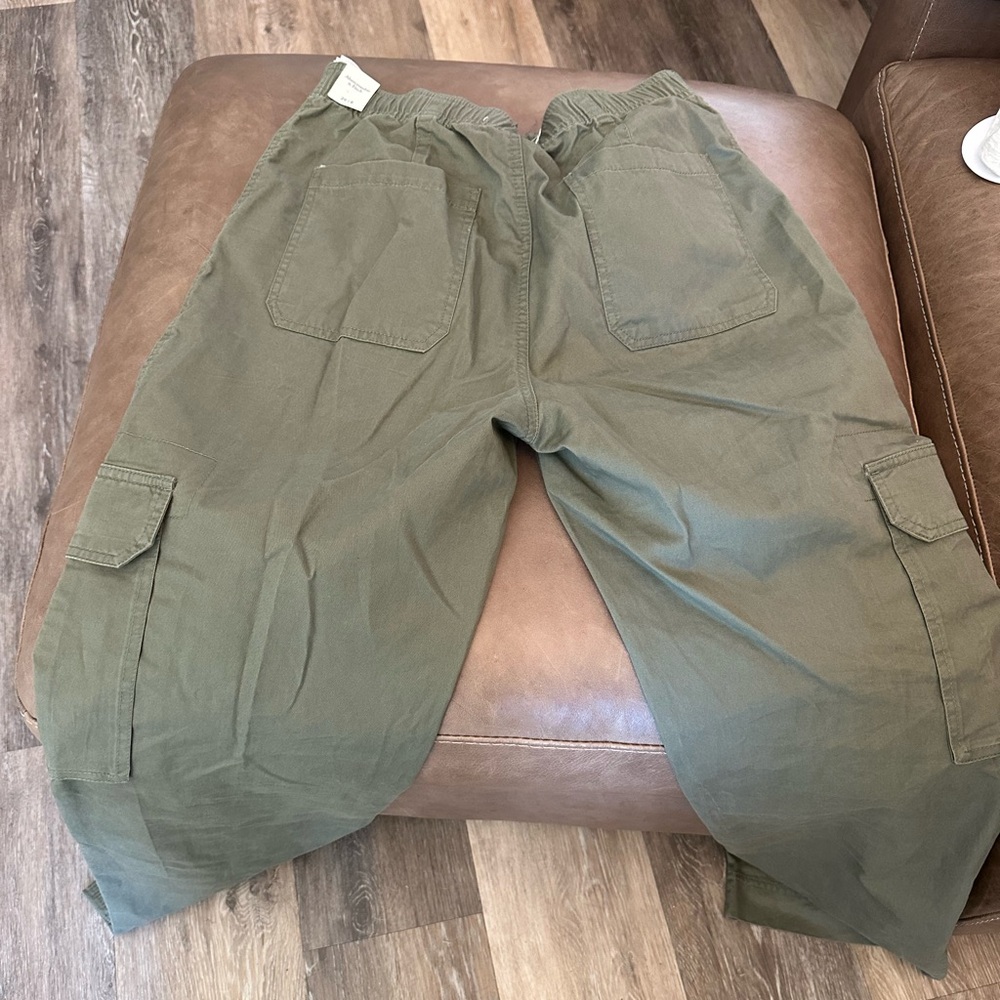 Abercrombie & Fitch cargo pants. USA size 29.